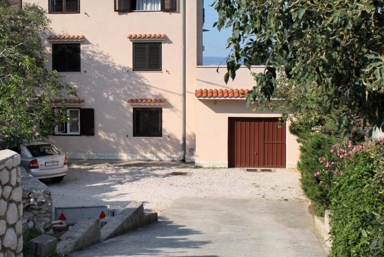 Apartments with a parking space Novi Vinodolski - 5587 Zewnętrze zdjęcie